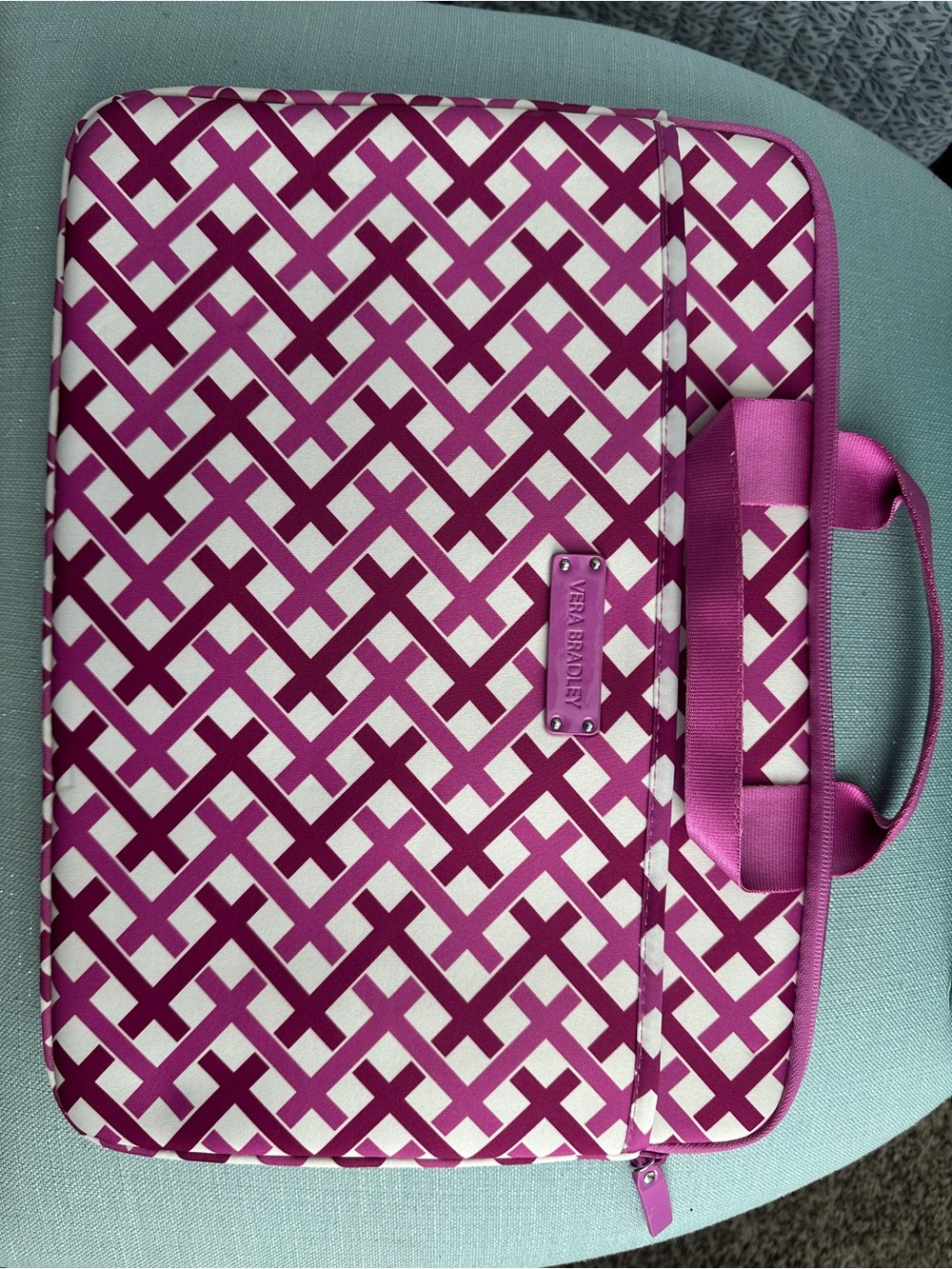 Vera Bradley Pink and White Geometric Laptop Sleeve - Picture 1 of 1